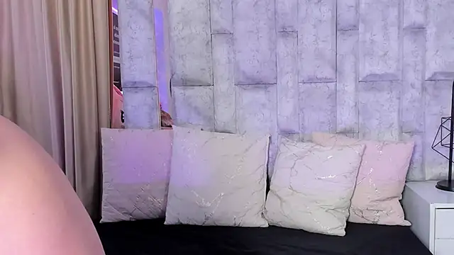 lila noa online show from 11/13/25, 07:35