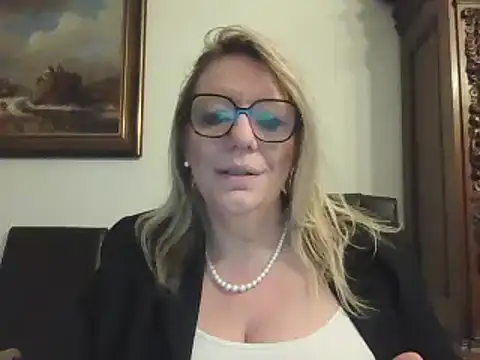 Silkesquirt online show from 12/10/24, 10:17