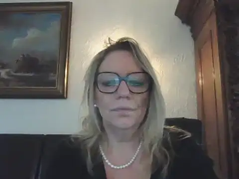Silkesquirt online show from 12/11/24, 10:47