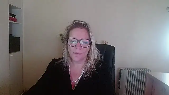 Silkesquirt online show from 10/15/25, 07:19