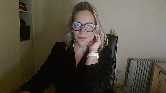 Silkesquirt online show from 10/23/25, 06:56