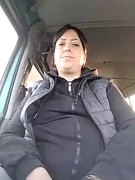 Snapshot of larylary6969 chatting on 11/26/25, 01:34 larylary6969 online show from 11/26/25, 01:34