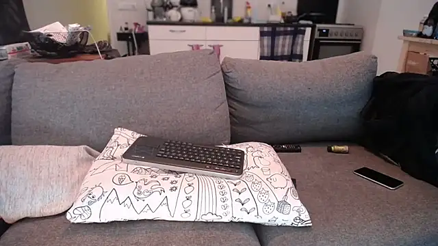 P4RtYBOII92 online show from 09/17/25, 11:34