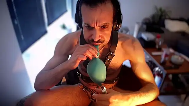 P4RtYBOII92 online show from 10/12/25, 09:30