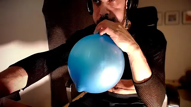 P4RtYBOII92 online show from 10/18/25, 12:02