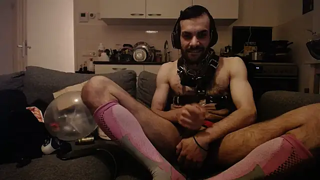 P4RtYBOII92 online show from 11/18/25, 09:19