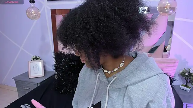 Elith noa online show from 02/27/25, 11:37