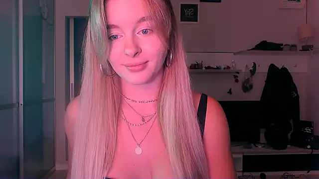 Eva Jaya online show from 09/23/25, 11:02