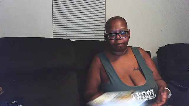 PrettysWorld online show from 06/19/26, 03:11