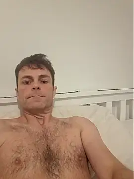 Snapshot of steb1980 chatting on 10/25/25, 07:49 steb1980 online show from 10/25/25, 07:49