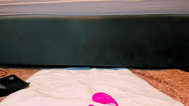 wowsquirtx online show from 07/27/26, 03:30