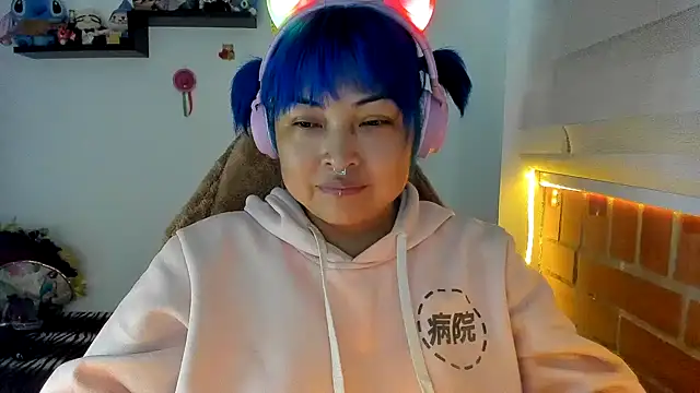 Shaddycute  online show from 10/21/25, 10:10