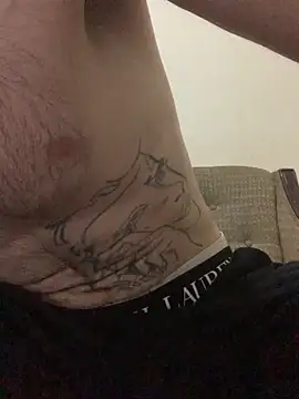 Snapshot of J3sus721 chatting on 10/11/25, 04:22 J3sus721 online show from 10/11/25, 04:22