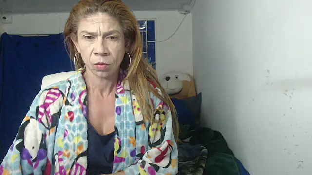 Snapshot of Antonella_borja chatting on 10/24/25, 05:04 Antonella borja online show from 10/24/25, 05:04