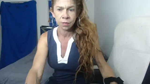 Snapshot of Antonella_borja chatting on 10/29/25, 04:48 Antonella borja online show from 10/29/25, 04:48