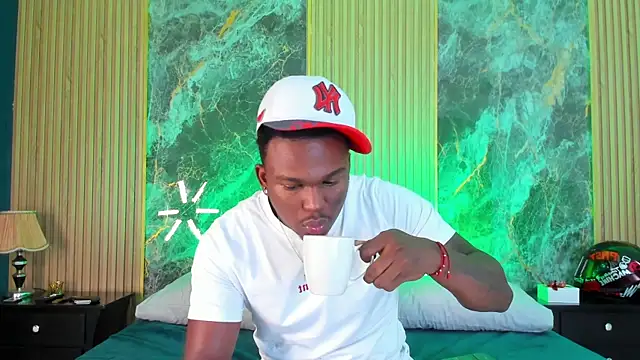 Snapshot of Troykhalil chatting on 09/21/25, 05:42 Troykhalil online show from 09/21/25, 05:42