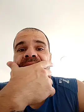 Snapshot of LEIRIS_Y_FRED_01 chatting on 12/02/24, 05:37 LEIRIS Y FRED 01 online show from 12/02/24, 05:37