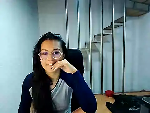 Snapshot of Jessie_Desire chatting on 02/24/25, 03:55 Jessie Desire online show from 02/24/25, 03:55