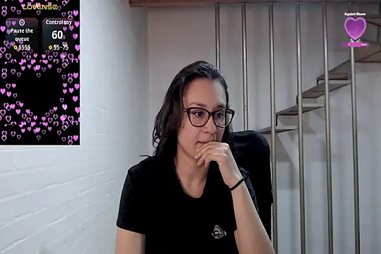 Snapshot of Jessie_Desire chatting on 11/11/25, 02:11 Jessie Desire online show from 11/11/25, 02:11