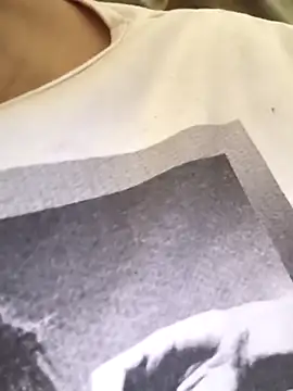 Snapshot of florecita9 chatting on 11/21/25, 05:44 florecita9 online show from 11/21/25, 05:44