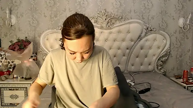 Snapshot of lee_che chatting on 11/17/25, 06:35 lee che online show from 11/17/25, 06:35