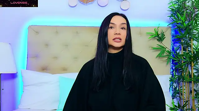 DaliyaArabian online show from 11/18/25, 12:42