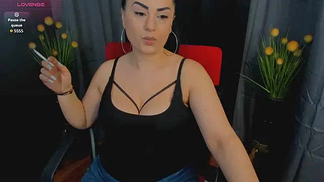 Snapshot of MistressMeghan chatting on 04/20/26, 10:33 MistressMeghan online show from 04/20/26, 10:33