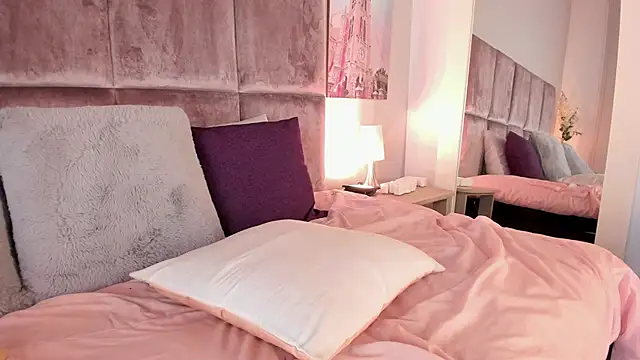 Snapshot of Salomesimos1 chatting on 03/15/25, 08:26 Salomesimos1 online show from 03/15/25, 08:26