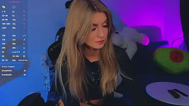 Snapshot of Saillise chatting on 03/13/25, 01:43 Saillise online show from 03/13/25, 01:43