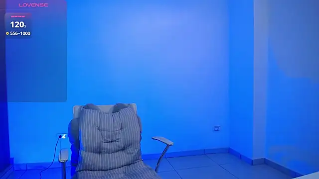 Snapshot of candydowson1 chatting on 09/18/25, 03:36 candydowson1 online show from 09/18/25, 03:36