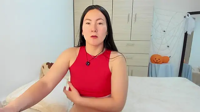 Snapshot of Elle_Lee_ chatting on 10/14/25, 03:13 Elle Lee  online show from 10/14/25, 03:13