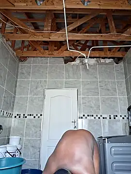 Snapshot of LaughRiotX chatting on 09/27/25, 01:05 LaughRiotX online show from 09/27/25, 01:05