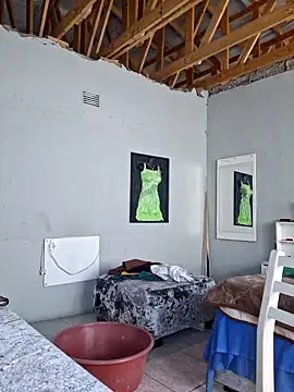 Snapshot of LaughRiotX chatting on 10/04/25, 05:49 LaughRiotX online show from 10/04/25, 05:49