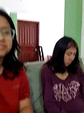 sarah12333 online show from 07/19/26, 10:24