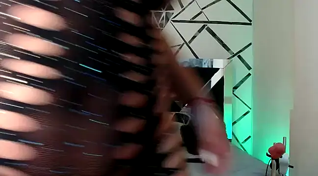 Snapshot of Adele_cruz chatting on 03/11/25, 12:22 Adele cruz online show from 03/11/25, 12:22