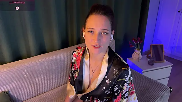 Snapshot of Pavlyna chatting on 11/25/25, 07:14 Pavlyna online show from 11/25/25, 07:14