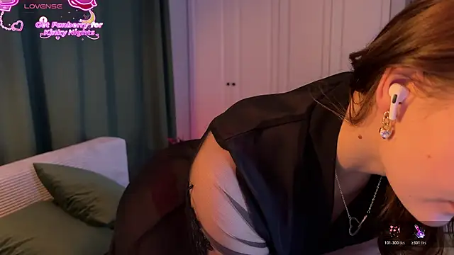 Snapshot of Pavlyna chatting on 12/01/25, 05:51 Pavlyna online show from 12/01/25, 05:51