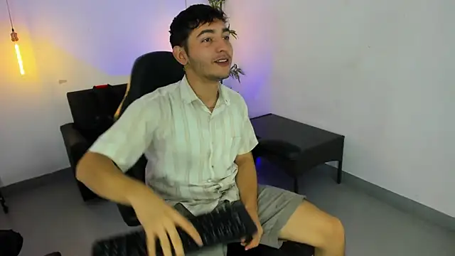 Snapshot of DiegoRogue_ chatting on 12/09/24, 12:30 DiegoRogue online show from 12/09/24, 12:30