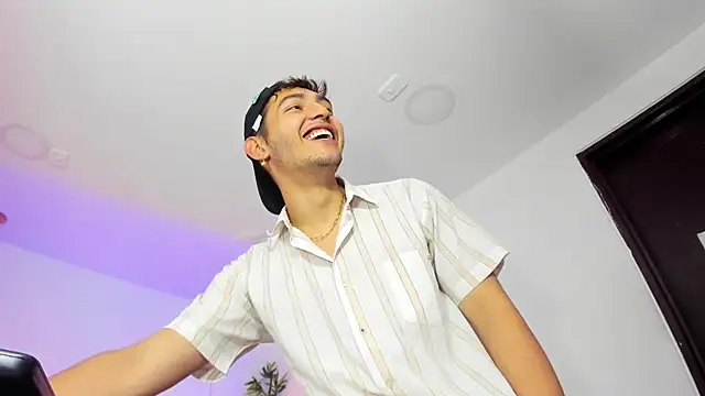 Snapshot of DiegoRogue_ chatting on 12/09/24, 06:35 DiegoRogue online show from 12/09/24, 06:35