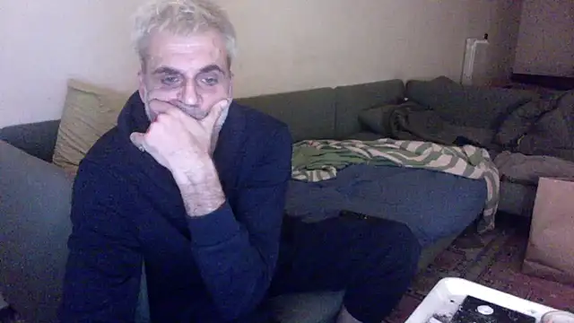 Snapshot of skossa777 chatting on 10/24/25, 06:15 skossa777 online show from 10/24/25, 06:15