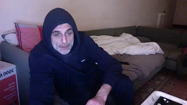 Snapshot of skossa777 chatting on 12/18/25, 04:40 skossa777 online show from 12/18/25, 04:40