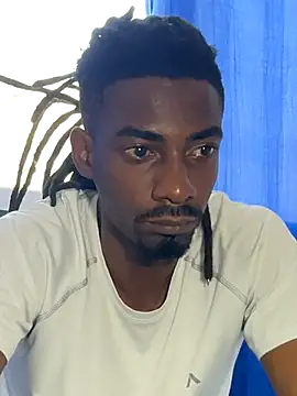 Snapshot of Malkon_Big chatting on 09/23/25, 02:53 Malkon Big online show from 09/23/25, 02:53