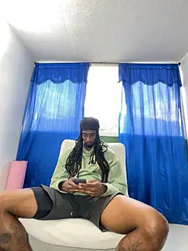 Snapshot of Malkon_Big chatting on 10/04/25, 09:46 Malkon Big online show from 10/04/25, 09:46