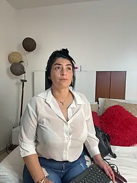 karenlennox1 online show from 05/10/26, 06:02