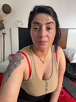 karenlennox1 online show from 05/15/26, 10:28