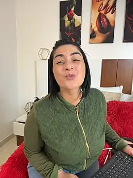 karenlennox1 online show from 06/12/26, 11:46