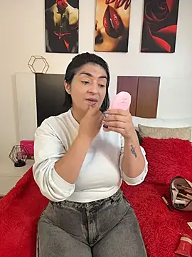 karenlennox1 online show from 07/06/26, 10:56