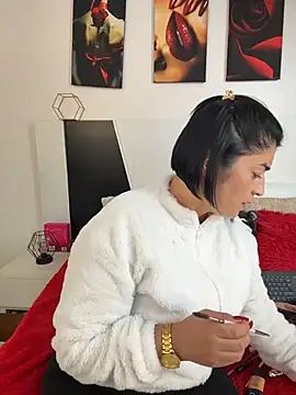 karenlennox1 online show from 07/17/26, 12:39