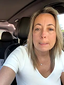 Cherry-red-xo online show from 09/11/25, 04:07