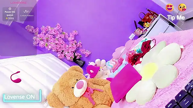 Snapshot of Catt_Alexxa chatting on 10/04/25, 09:40 Catt Alexxa online show from 10/04/25, 09:40